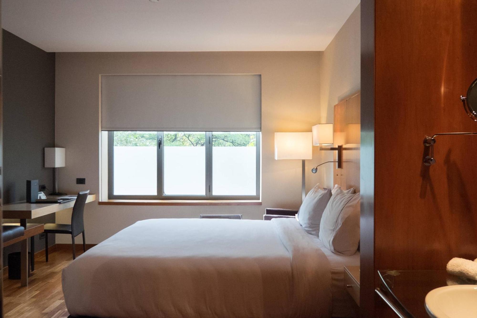 Ac Hotel Aitana By Marriott Madrid Exterior foto